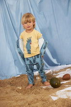 Load image into Gallery viewer, Parrot Blue Pale Yellow T-shirt